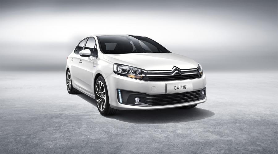  Citroen C4 Sedan 2015 года  (фото 11 из 20)